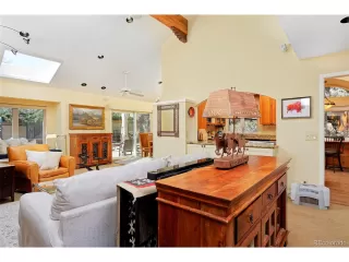 Photo #4: 2066588 Listing