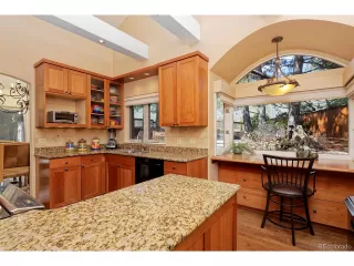 Photo #5: 2066588 Listing