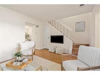 Photo #5: 2115002 Listing