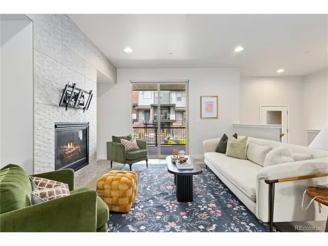 MLS: 2120967 Condo For Sale