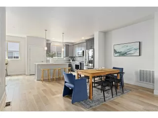 Photo #4: 2120967 Listing