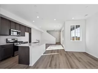 Photo #1: 2134750 Listing