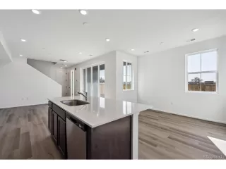 Photo #3: 2134750 Listing