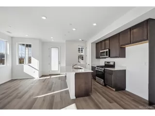 Photo #4: 2134750 Listing