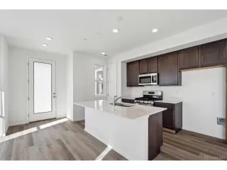 Photo #5: 2134750 Listing