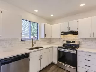 Photo #3: 2139971 Listing