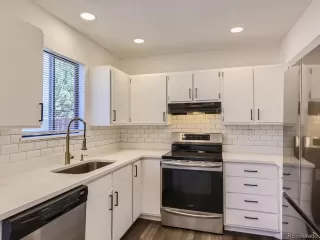 Photo #4: 2139971 Listing