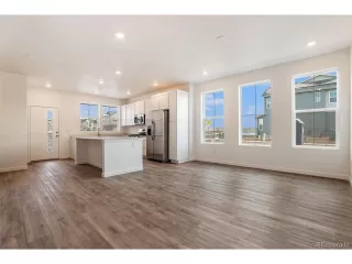 Photo #4: 2149961 Listing