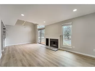 Photo #5: 2165831 Listing