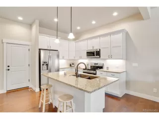 Photo #3: 2175899 Listing