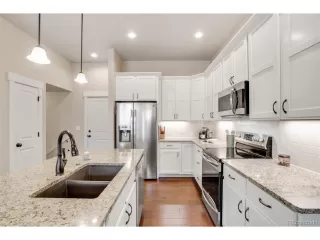 Photo #4: 2175899 Listing