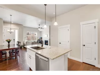 Photo #6: 2175899 Listing