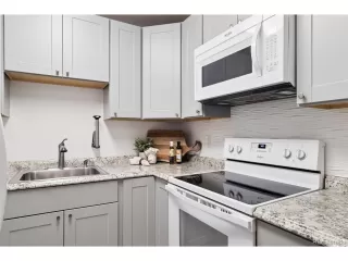 Photo #5: 2233635 Listing