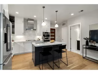 Photo #2: 2241035 Listing