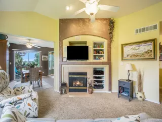 Photo #4: 2245457 Listing