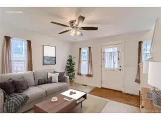 Photo #3: 2247794 Listing