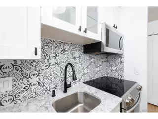 Photo #4: 2256069 Listing