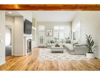 Photo #1: 2303773 Listing