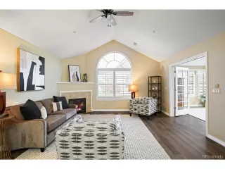 Photo #2: 2320740 Listing