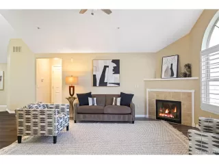 Photo #3: 2320740 Listing