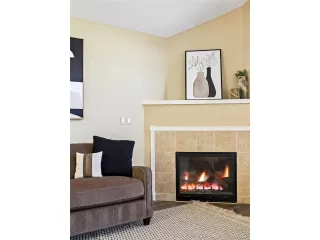 Photo #4: 2320740 Listing