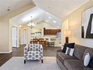 Photo #5: 2320740 Listing