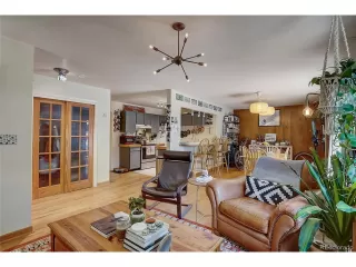 Photo #3: 2324566 Listing