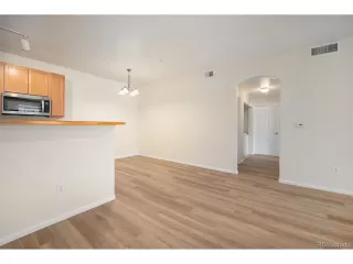 Photo #4: 2324984 Listing