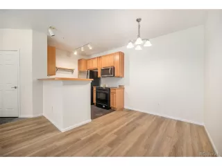 Photo #5: 2324984 Listing