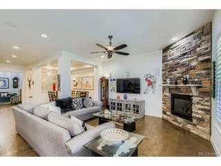 Photo #5: 2325154 Listing