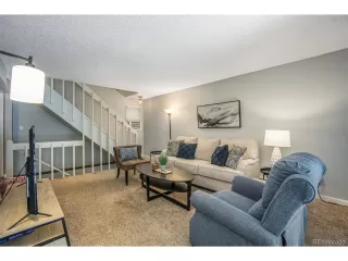 Photo #6: 2326398 Listing