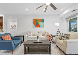 Photo #6: 2332196 Listing 