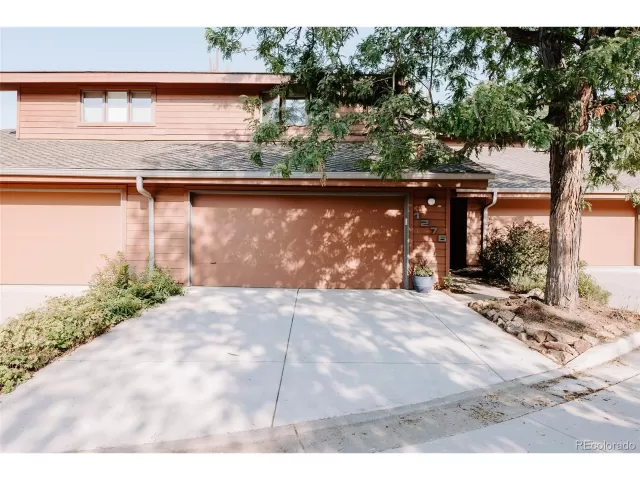 MLS: 2348005 Condo For Sale