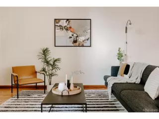 Photo #3: 2348005 Listing