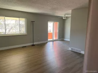 Photo #4: 2348398 Listing