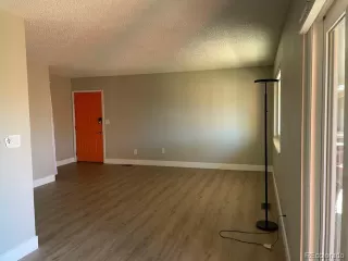 Photo #6: 2348398 Listing