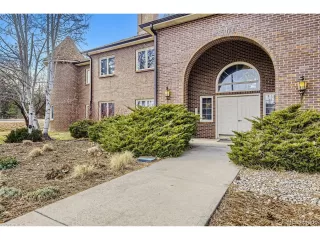 Photo #3: 2350251 Listing