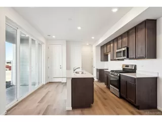 Photo #3: 2358262 Listing