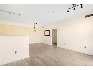 Photo #3: 2359752 Listing