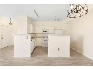 Photo #5: 2359752 Listing