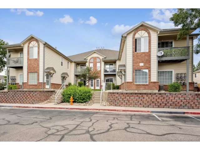 MLS: 2363097 Condo For Sale