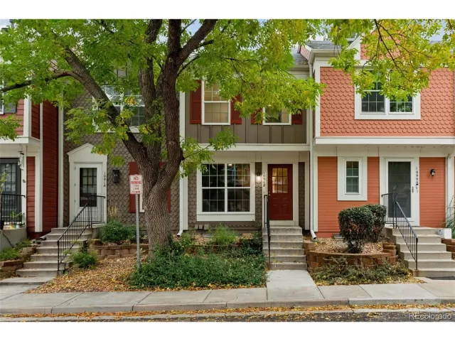 MLS: 2387546 Condo For Sale