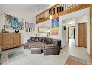 Photo #2: 2389834 Listing