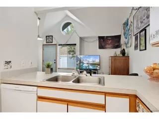 Photo #6: 2389834 Listing