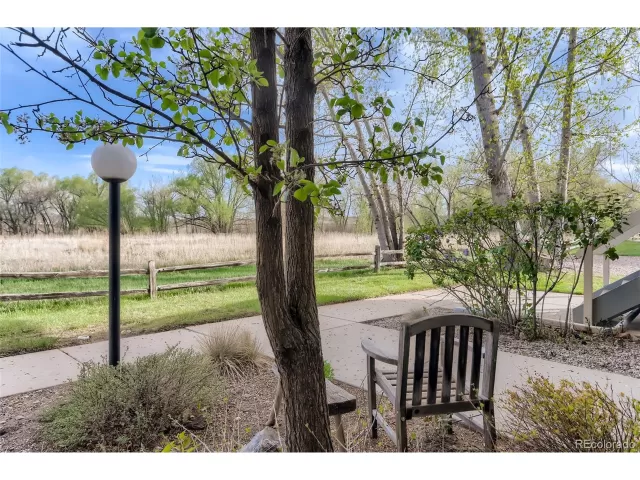 MLS: 2398264 Condo For Sale