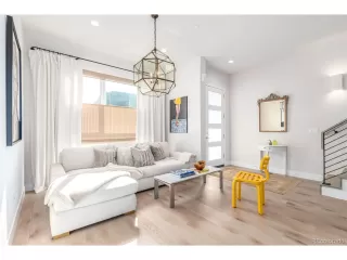 Photo #5: 2411393 Listing 