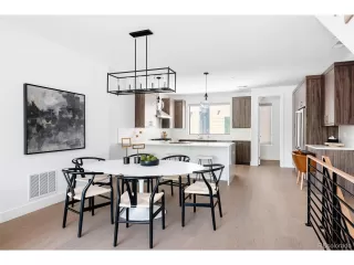 Photo #6: 2414412 Listing