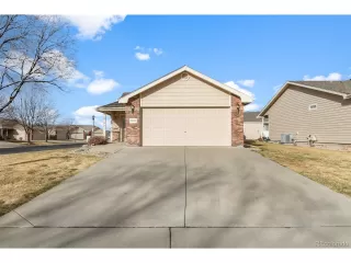 Photo #2: 2414950 Listing