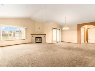 Photo #4: 2414950 Listing