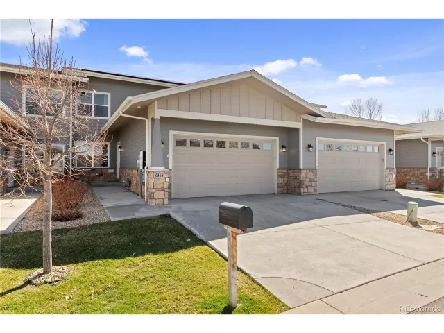 MLS: 2423463 Condo For Sale